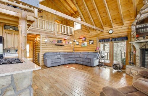 Tuscumbia House | 210-Acre Cabin w/Trails & Hot Tub in Tuscumbia!