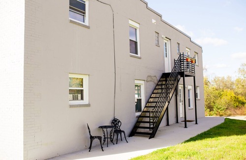 Williamstown Apartment | 211 Paris St Suites are just minutes from The Ark Encounter