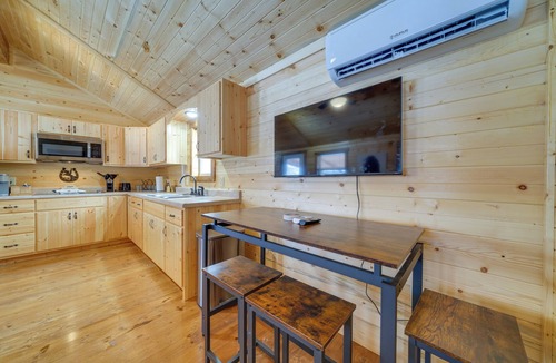 La Grange Cabin | 28 Mi to Downtown Louisville: Serene Farm Getaway