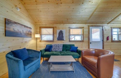 La Grange House | 28 Mi to Downtown Louisville: Serene Farm Getaway