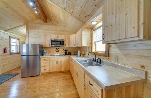 La Grange House | 28 Mi to Downtown Louisville: Serene Farm Getaway