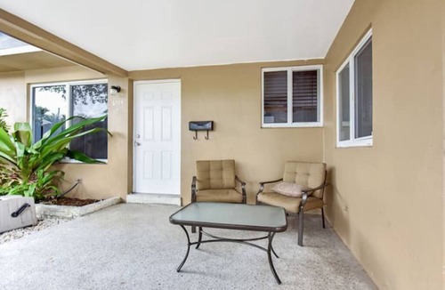 Highland Garden Villa | 2904 Hollywood in Hollywood