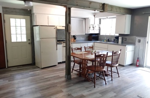 Fairview Cabin | 2bed Up North Cabin with hiking area -5 min to Au Sable river, orv trails & golf