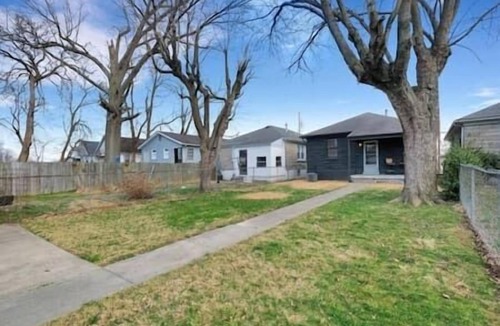South Louisville House | 2BR/1BA Bourbon Bungalow - Expo Center