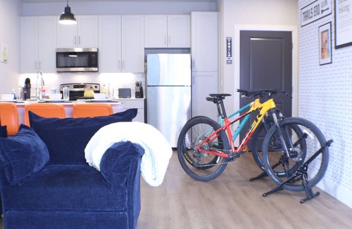 Rogers Apartment | 2BR/2BA Apt. Near Lift, Walmart Campus & Amp, with In-Unit Bike Storage