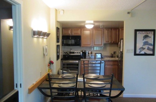 Snowshoe Condo | 2BR/BA Silver Creek, Ski-in/out, Indoor/Outdoor Pool & Hot Tub