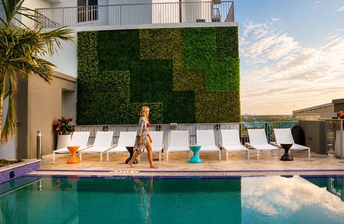 Downtown Hollywood Apartment | 2BR Condos at The Circ by Hosteeva
