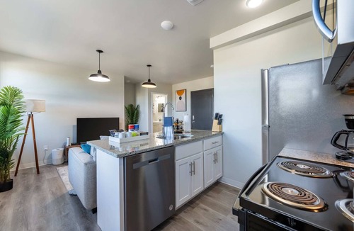 New Center Detroit Apartment | 2BR Exclusive Retreat Near Henry Ford