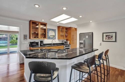South Lake House | 2BR Hollywood Stay Near Beach & Broad walk