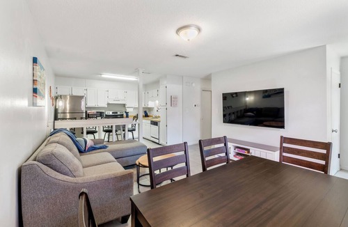 Gulf Breeze Apartment | 2BR King, Yard Access, Private Patio, Desk, Dog Friendly, Pensacola Beach 8mi