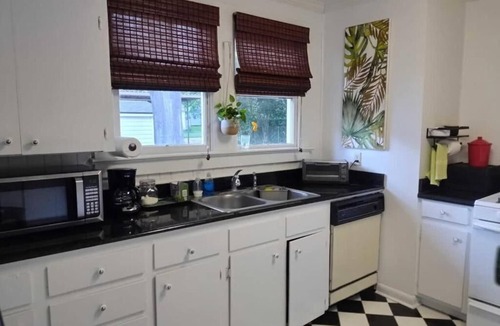 Freetown - Port Rico Apartment | 2BR Urban Retreat Near Downtown Lafayette