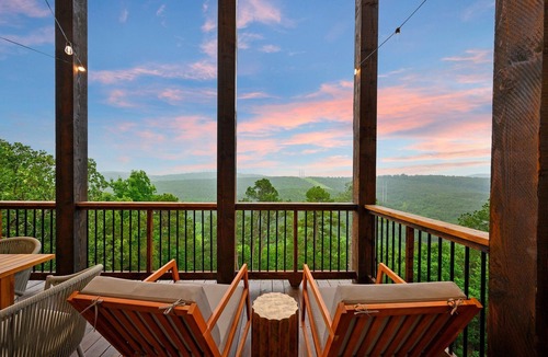 Broken Bow Cabin | 2Mountaintop Cabins Pool Saunas Slides Views &More