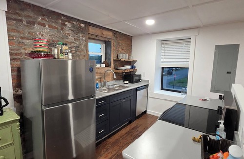 Vevay Apartment | 2nd story fully furnished apartment-walk everywhere & one block from river/park
