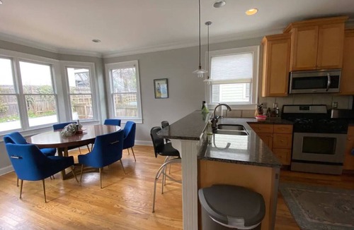 Reynoldstown House | 3/2.5: Walk to Beltline and dining; firepit, BBQ, Apple TV, sleeps 5
