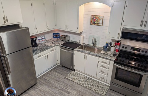Searcy House | 3.5-bedroom house in charming Searcy. The house is close to Harding University