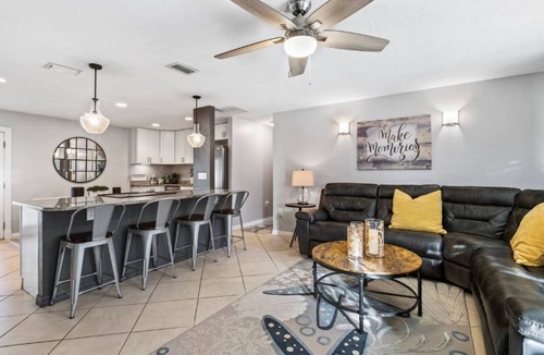 Bonita Springs House | 3.5 miles to beach! Large, private home