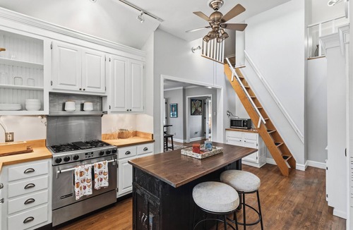 Vollintine-Evergreen House | 3-Bdrm Steps from Rhodes College, Near Zoo w/Best Backyard and Upstairs Loft