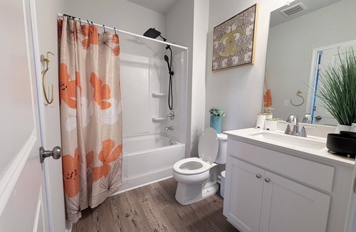 Lithonia House | 3 Beautiful Extra Large Rooms Entire 2nd Floor Available Lithonia