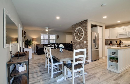 Olde Town House | 3 bed 2 ba house, large yard, quiet country setting