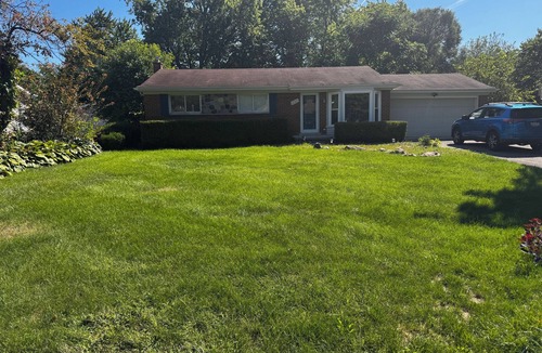 Mitchell House | 3 Bedroom 2 Bath, quiet and close to everything