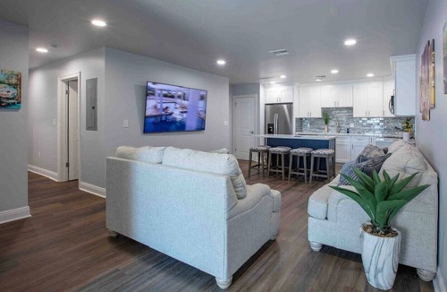 Metairie Condo | 3 Bedroom Condo 15 min to Downtown New Orleans