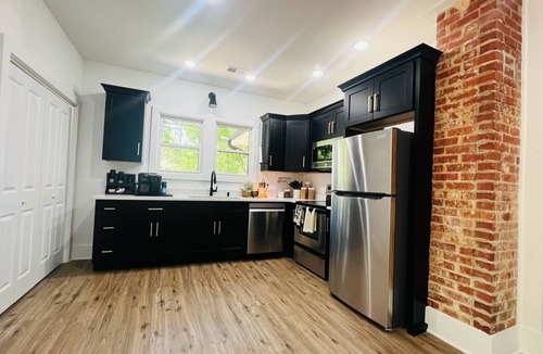 Rossville Cottage | 3-bedroom cottage 6.4 miles to Downtown Chatt pool table fire sleeps 6