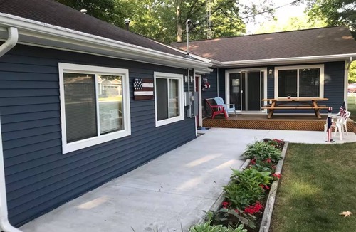Indian River Cottage | 3-bedroom cottage in downtown Indian River Perfect for large families