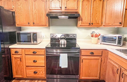 Willard House | 3-bedroom house in peaceful Willard 15min to SW Springfield, 5min to Springfield