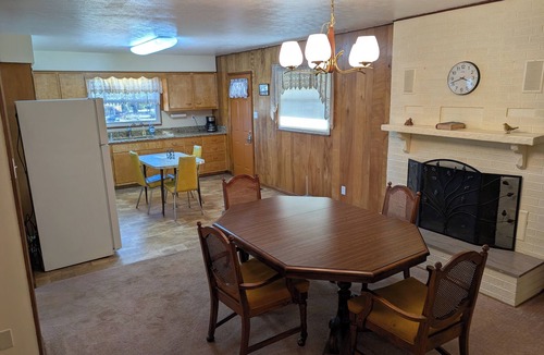 Wartburg House | 3-bedroom house in welcoming Wartburg with cool AC breeze
