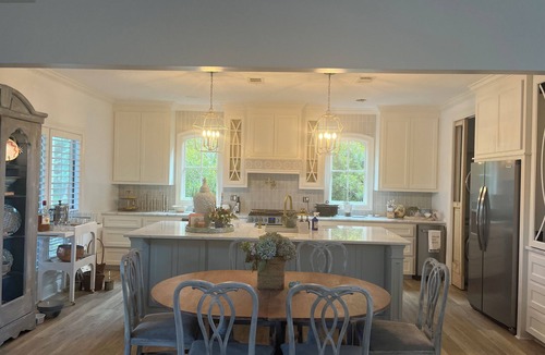 Hattiesburg House | 3-bedroom house on beautiful lake with hot tub, golf community, 3 miles to USM