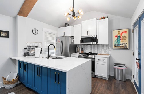 Atlanta House | 3 Bedroom near Midtown & Stadium, King Bed, Quiet Neighborhood, Pets Welcome
