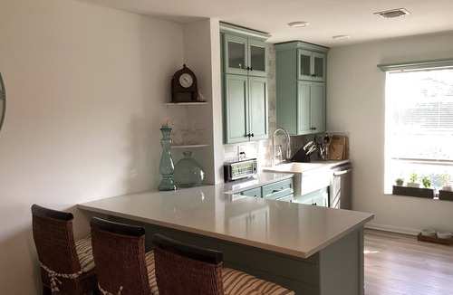 Villas on the Green Villa | 3 Bedroom Villa, Walk to Beach, Great Restaurants and Shops. 3 month minimum