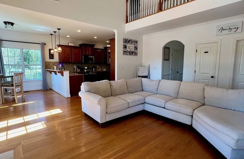 Stokes House | 3 Bedroom w/hot tub in Yadkin Wine Country Pet Friendly