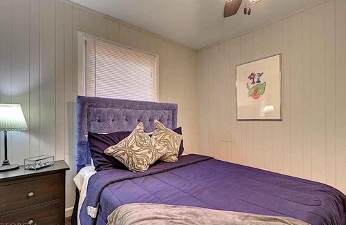 Atlanta Apartment | 3 bedrooms and 1 bathroom and the square footage is 912 ft². Pet Friendly