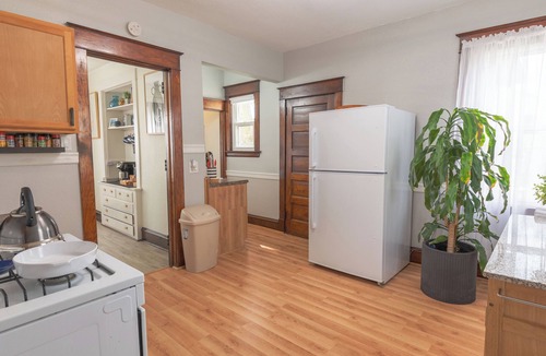 Sheboygan House | 3 Blocks from Beach house 1 BDRM full bath 4 min to downtown,sleeps 4