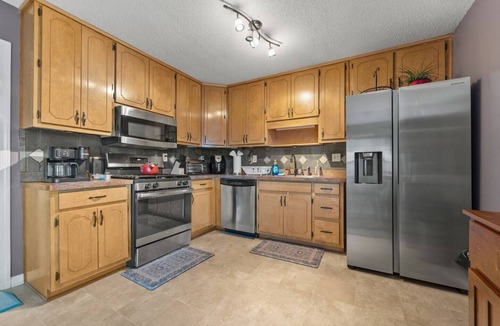 Stockbridge House | 3 BR 2BA Home Near Piedmont Hospital & Amphitheater