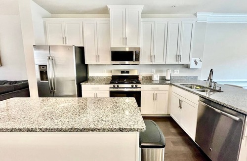 Fort Lincoln House | 3 Br Modern Townhome Newly Built - 15 mins from Downtown DC