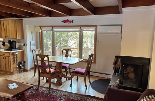 Phlox House | 3 BR Northwoods Lake Retreat