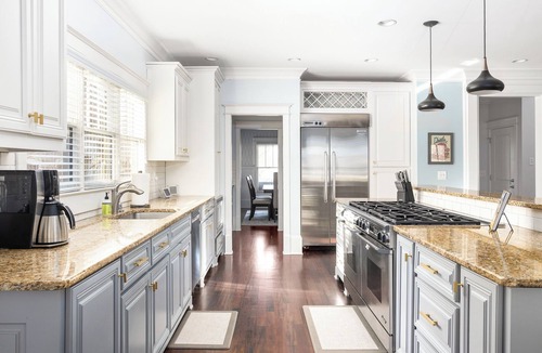 East Side House | 3 Homes in 1 - Huge Estate near Atlanta — Sleeps 16