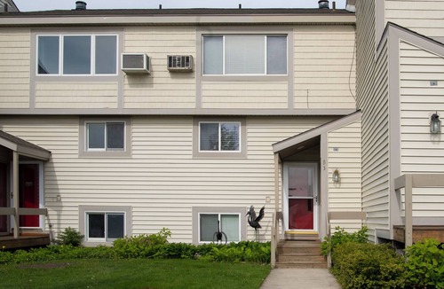 Cedar Condo | 3 king master suites, 4 bed 4 bath, outside heated pool, between Leland and GA