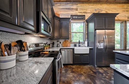 Pickens Cabin | 3 King Suites, Fire Pit, Hot Tub, Pets, ATV Trails