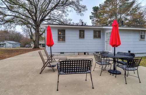 Jackson House | 3 Mi to Mississippi Stadium: Cozy Jackson Getaway!