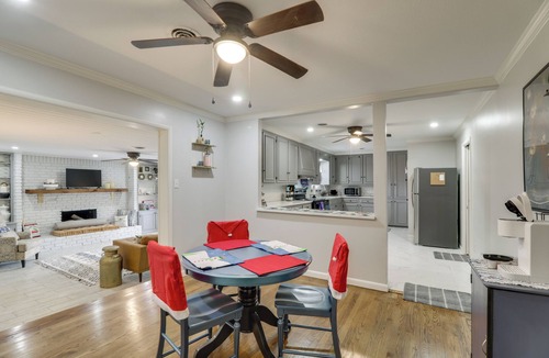 Pine Bluff Cottage | 3 Mi to Saracen Landing! Family Getaway w/Deck