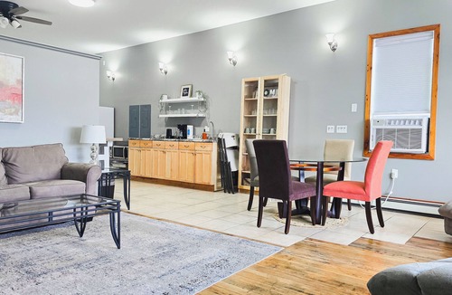 Elberta Apartment | 3 Min to Lake Michigan, 15 Min to Ski Crystal (X)
