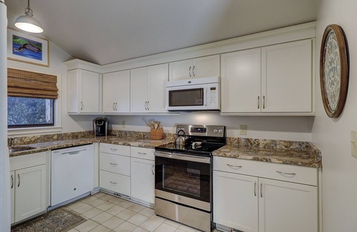 South Beach House | 3 Scaup-Fido Friendly, 202 Yard walk to the Beach, Private HEATED Pool & Spa.