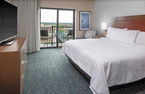 Grand Rapids Hotel | 3-Star Hotel ∙ Embassy Suites By Hilton Grand Rapids Downtown