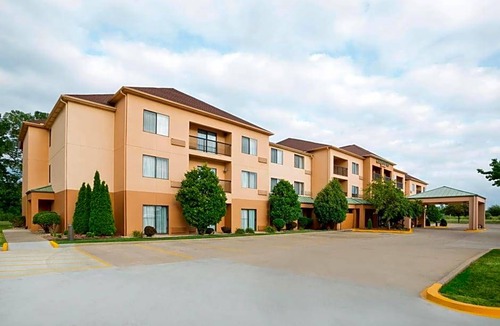 Springfield Hotel | 3-Star Hotel ∙ Courtyard by Marriott Springfield