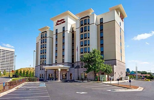 Cumberland Hotel | 3-Star Hotel ∙ Hampton Inn & Suites Atlanta-Galleria
