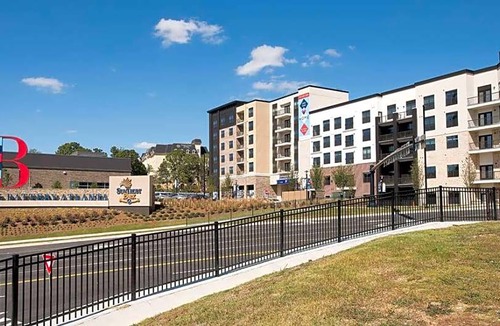 Cumberland Hotel | 3-Star Hotel ∙ Hampton Inn & Suites Atlanta-Galleria