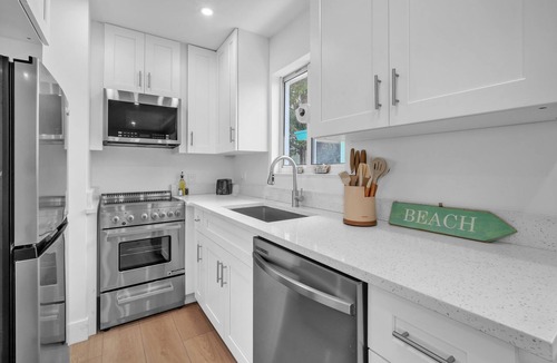 North Beach Apartment | #3 - Sunny Hollywood Beachside 1BR | Walk to Ocean